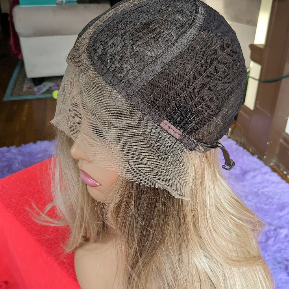 LAST ONE lace front: Dirty blonde brunette